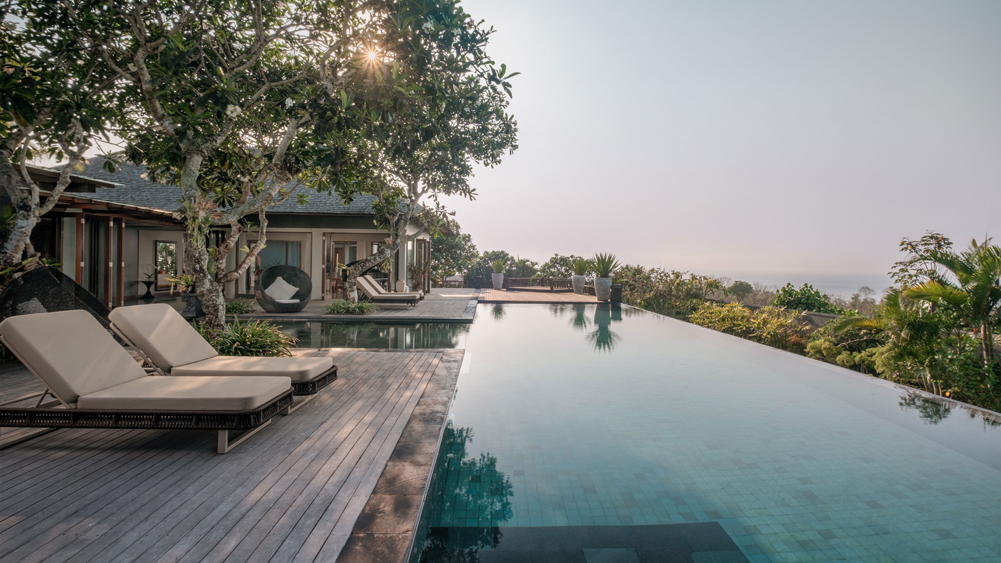 Elite Havens - The Shanti Residence Bali - Relaxing main pool